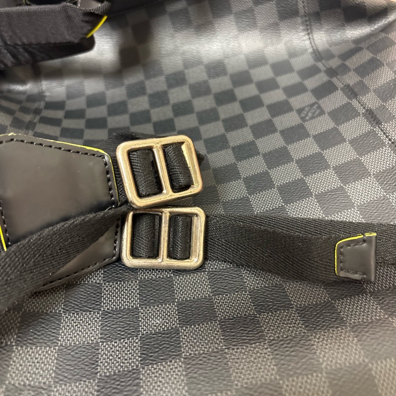 LV Christopher PM Damier Graphite Backpack 螢光綠邊男士後背包-13