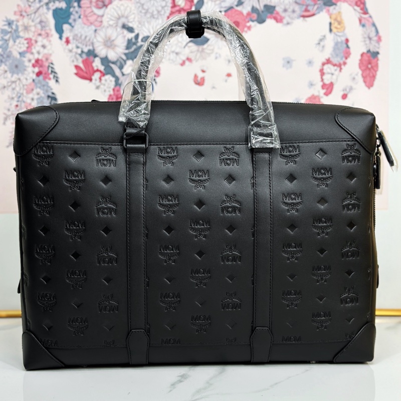 閒置新 未使用MCM 黑色老花滿印公文包 電腦包 可手提斜挎 MMT CSBF01 尺寸39*31*8-1