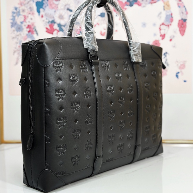 閒置新 未使用MCM 黑色老花滿印公文包 電腦包 可手提斜挎 MMT CSBF01 尺寸39*31*8-3