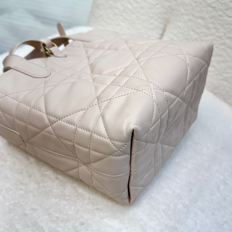 Dior 迪奧砂岩粉小牛皮 Toujours直式小型托特包 藤格紋手提斜背包 M2835OSNW-10