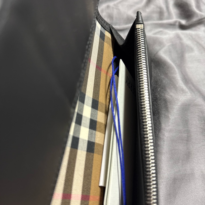 BURBERRY 荔枝紋牛皮內格紋長夾 80840701-3