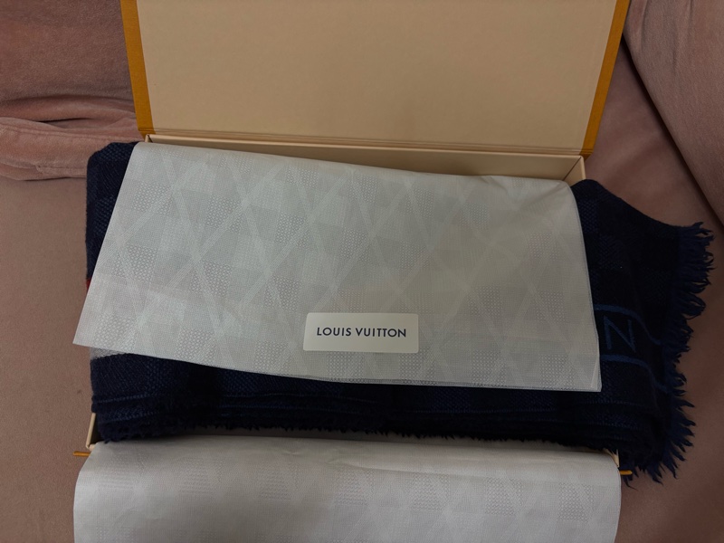 Louis Vuitton LV Damier 羊毛圍巾 深藍棋盤格 男款圍巾 義大利製 附盒-1