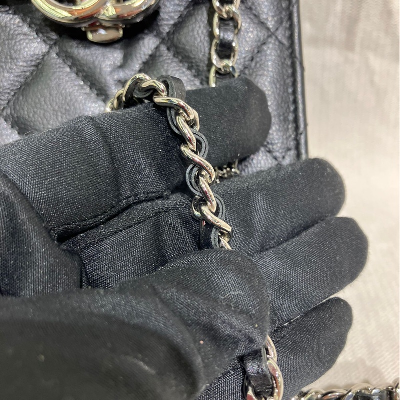 Chanel 香奈兒 95新黑銀手機包 (閒置品)-1