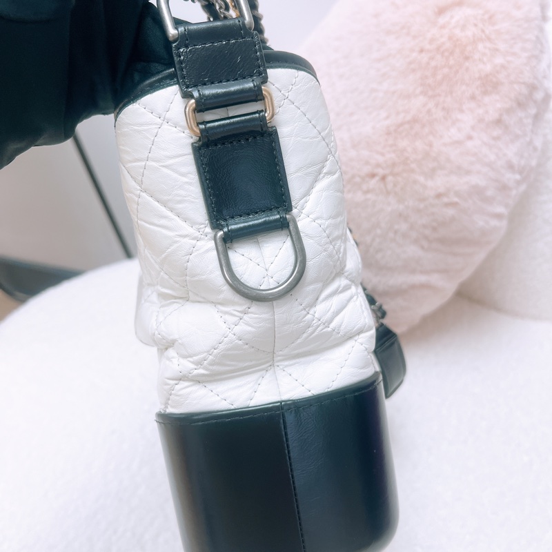 Chanel gabrielle 白色中號流浪包-7