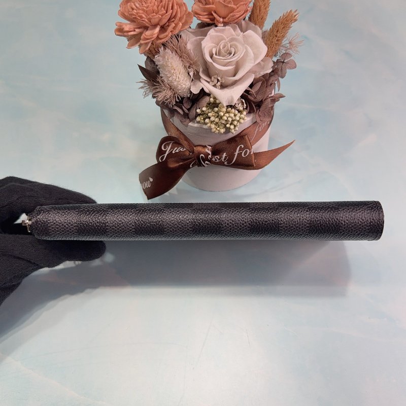 LV 黑灰棋盤拉鏈長夾-5