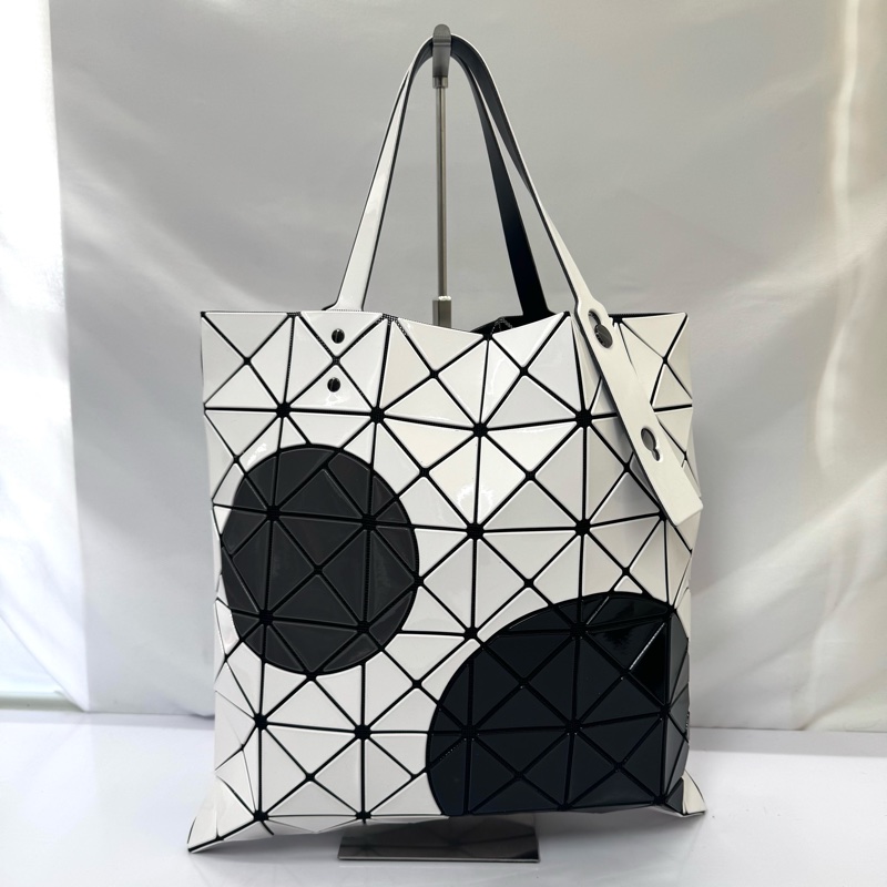 三宅一生 BAO BAO 托特包 白色黑圓點-1