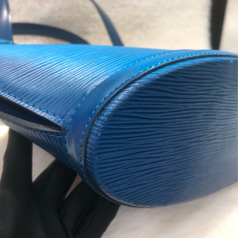 LV EPI 藍色手挽包 XA462-10