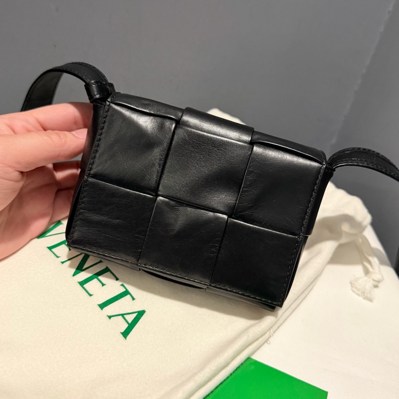 BV Mini Cassette 六格 大格編織斜背小包 黑-0