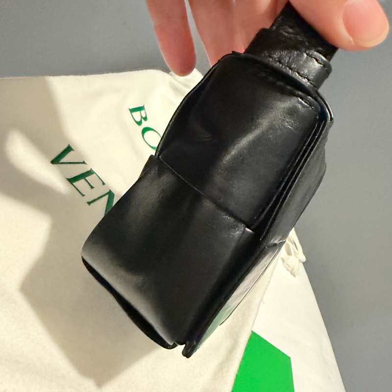 BV Mini Cassette 六格 大格編織斜背小包 黑-7