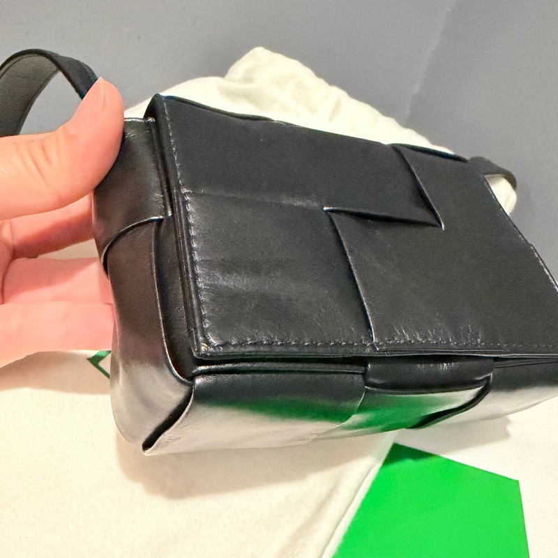 BV Mini Cassette 六格 大格編織斜背小包 黑-8