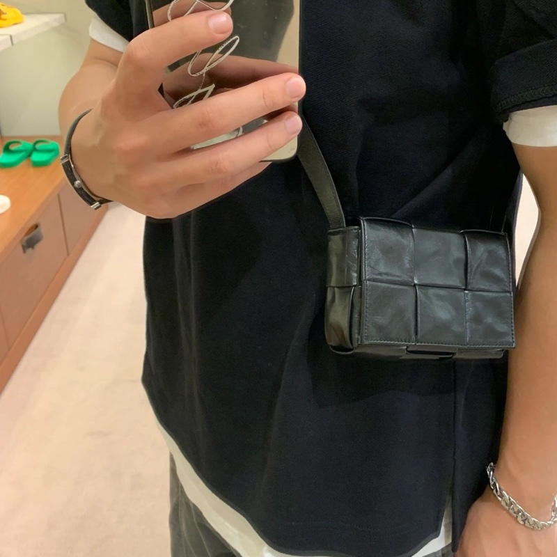 BV Mini Cassette 六格 大格編織斜背小包 黑-25