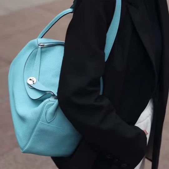 HERMES Lindy 30 肩背包馬卡龍藍+清冷銀扣 Evercolor小牛皮30*20 98新配件塵袋-0