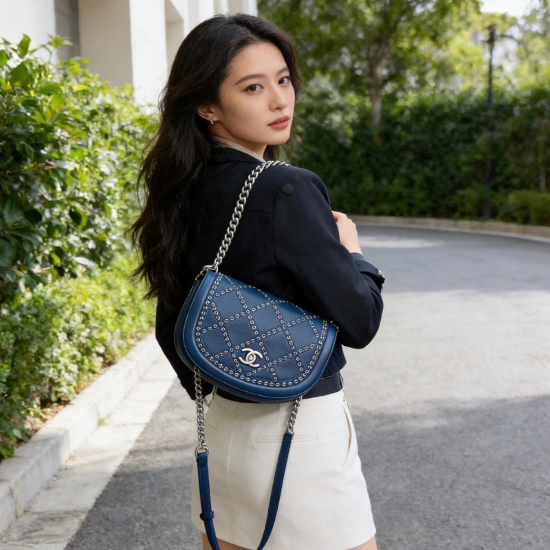 CHANEL 藍色銀扣鉚釘馬鞍包20*14*5 98新配件塵袋-0