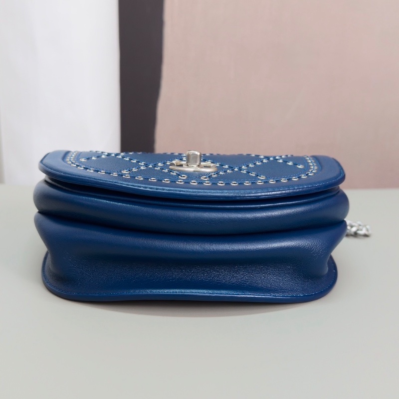 CHANEL 藍色銀扣鉚釘馬鞍包20*14*5 98新配件塵袋-4