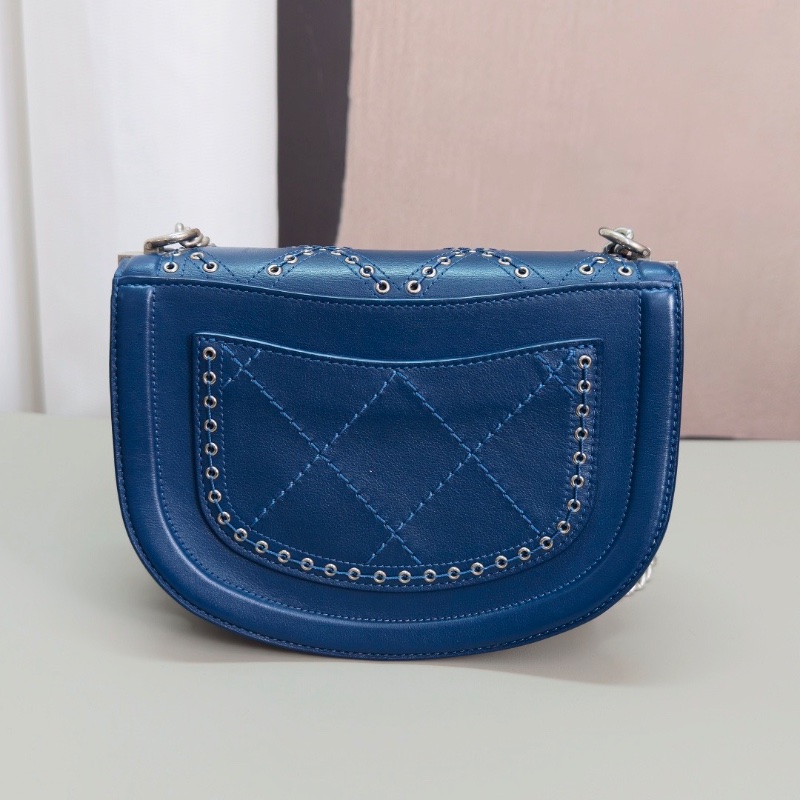 CHANEL 藍色銀扣鉚釘馬鞍包20*14*5 98新配件塵袋-6
