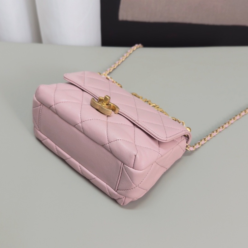 CHANEL粉色珍珠字母鏈條包17*12*8.5 98新配件塵袋-3