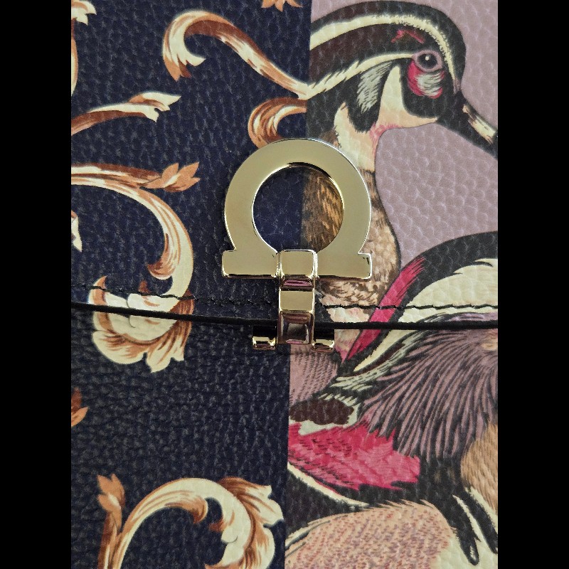 (近新閒置品)Ferragamo鍊帶肩背包-3