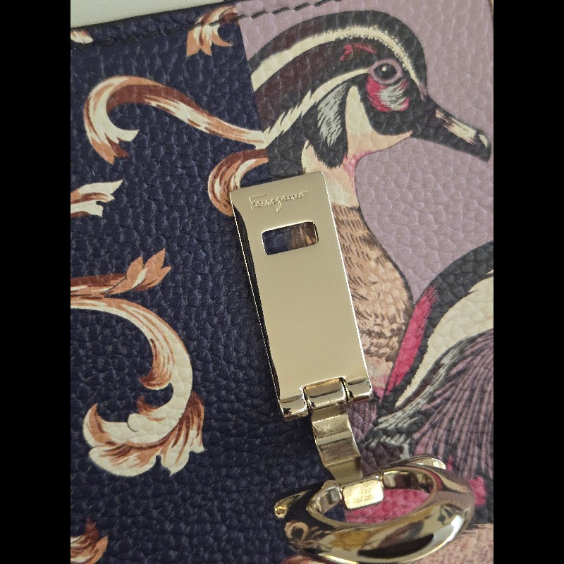 (近新閒置品)Ferragamo鍊帶肩背包-6