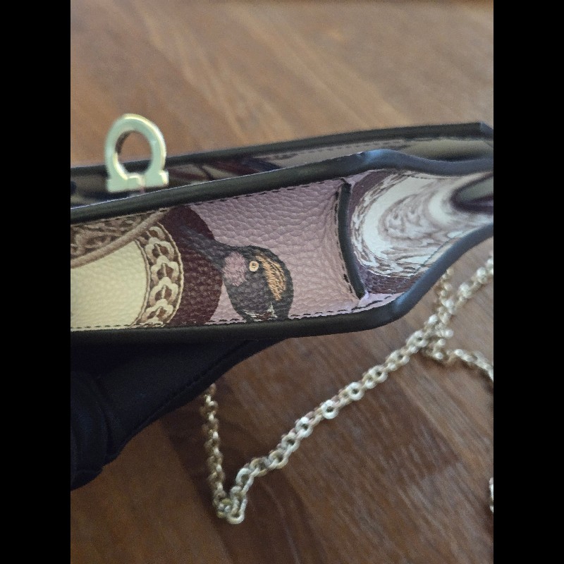(近新閒置品)Ferragamo鍊帶肩背包-8