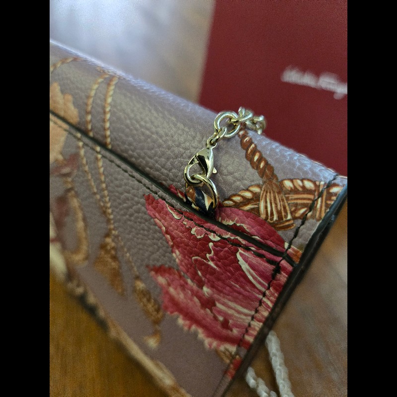 (近新閒置品)Ferragamo鍊帶肩背包-15