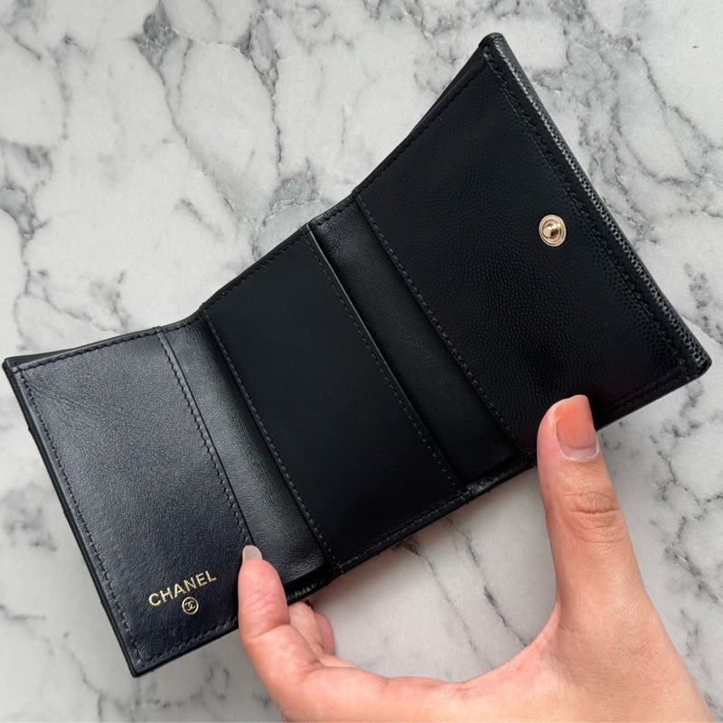 Chanel黑荔枝銀蛇鏈雙C雙層釦式短夾-13