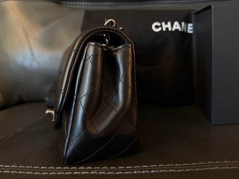 香奈兒 羊皮黑銀方胖-3