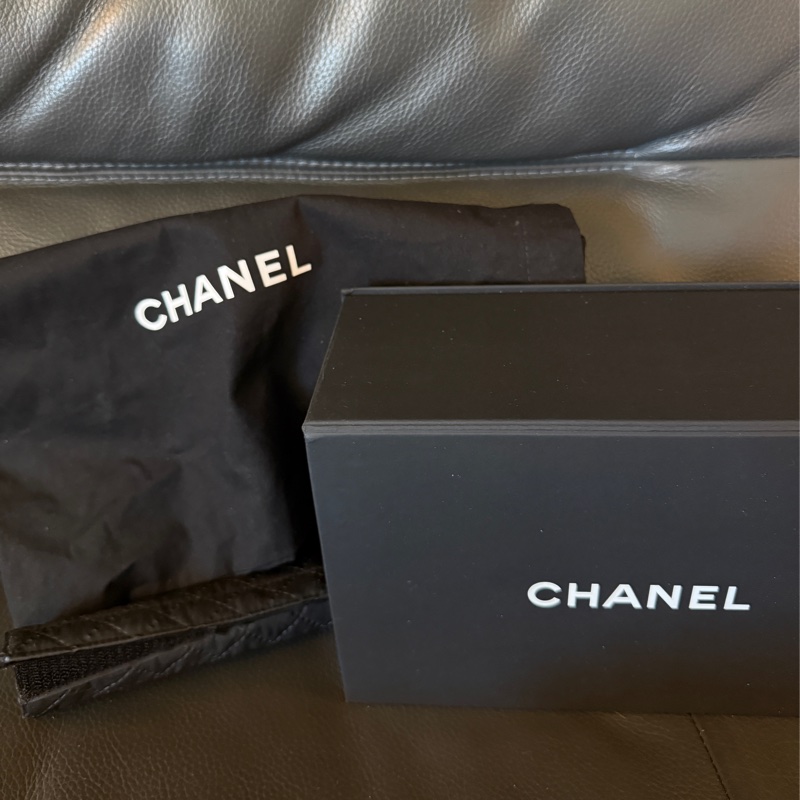 香奈兒 羊皮黑銀方胖-11