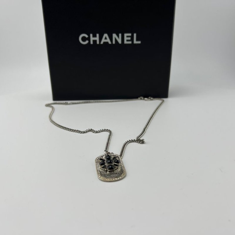 CHANEL 復古盾牌黑珠項鍊-0