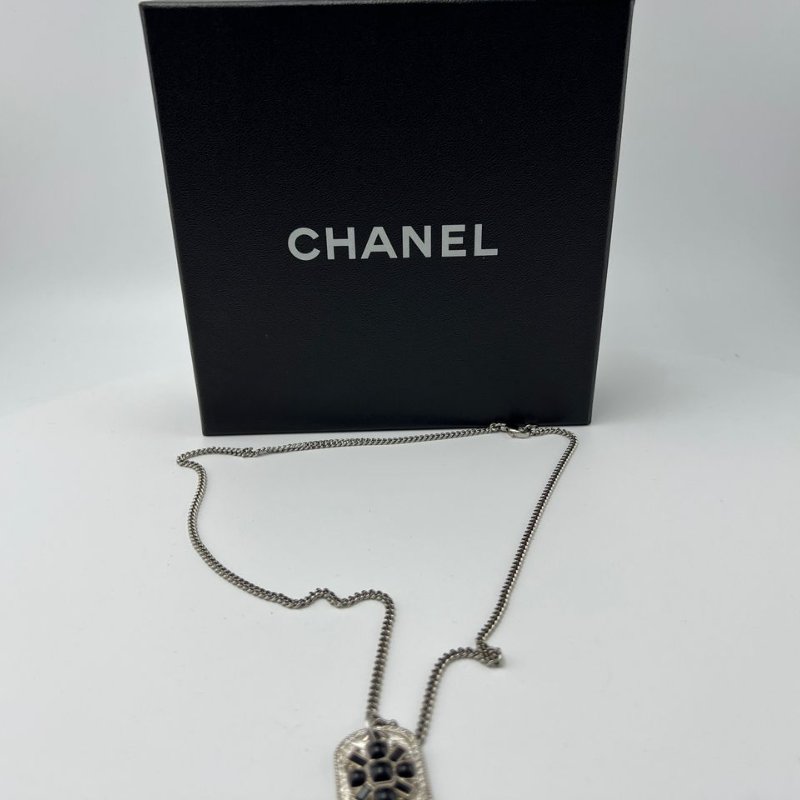 CHANEL 復古盾牌黑珠項鍊-2