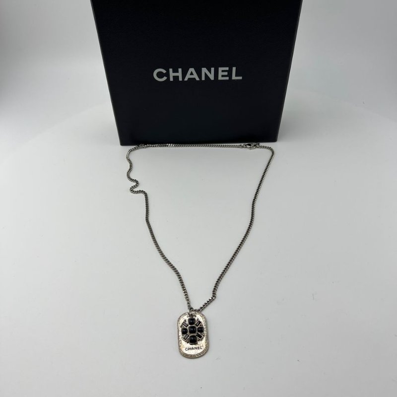 CHANEL 復古盾牌黑珠項鍊-4