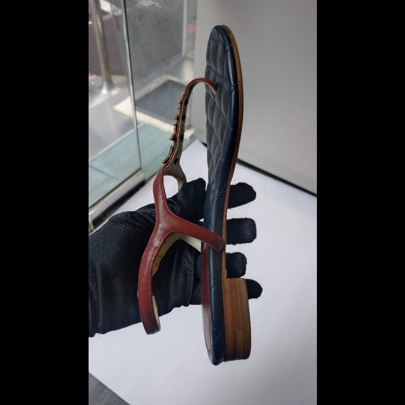 Chanel 藍底菱格紅皮邊星星平底涼鞋-5