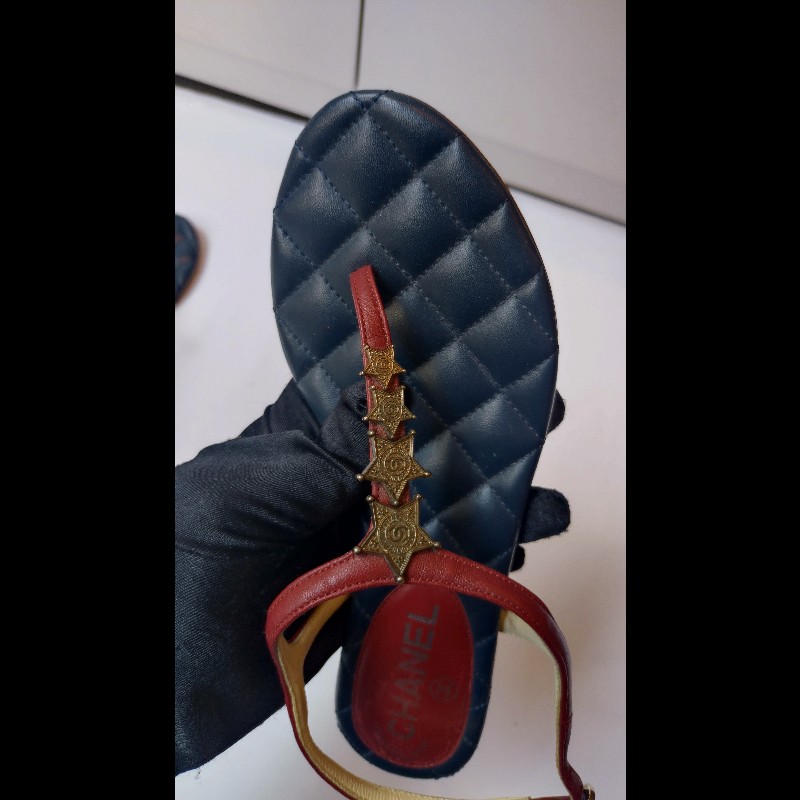 Chanel 藍底菱格紅皮邊星星平底涼鞋-8
