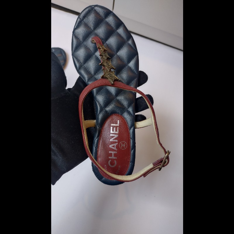 Chanel 藍底菱格紅皮邊星星平底涼鞋-12