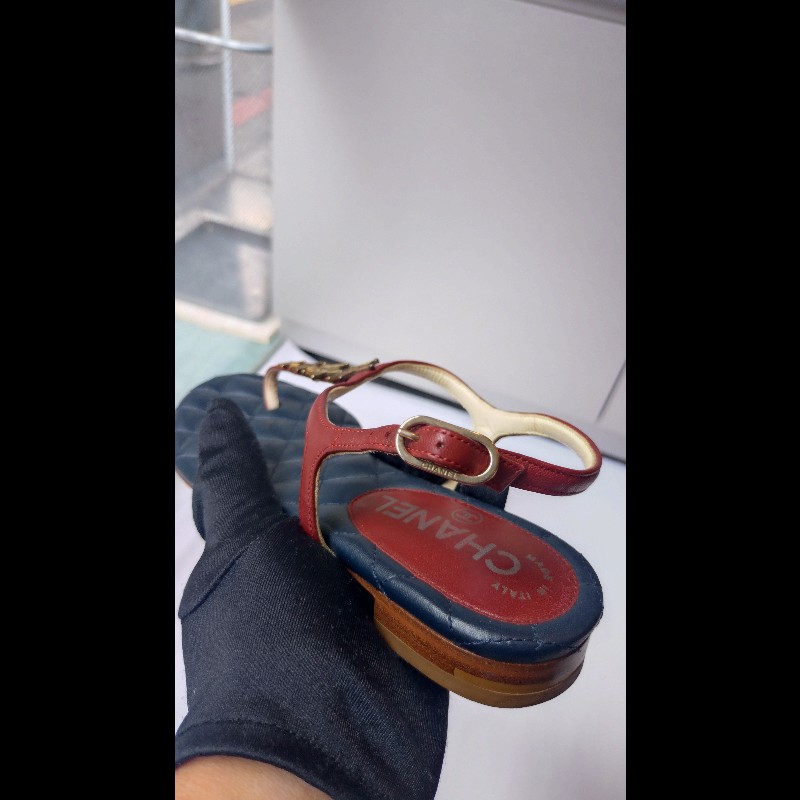 Chanel 藍底菱格紅皮邊星星平底涼鞋-13