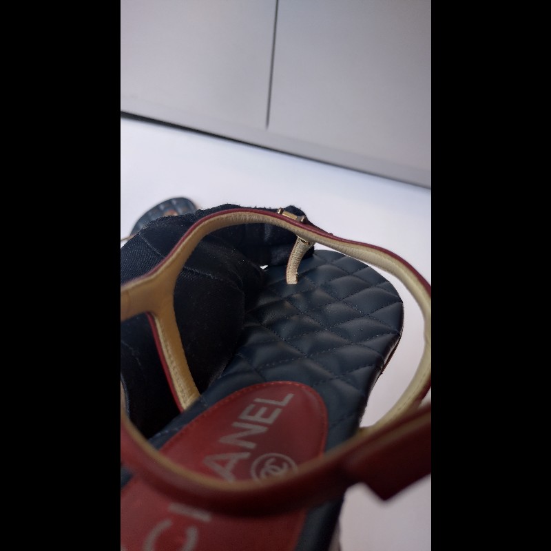 Chanel 藍底菱格紅皮邊星星平底涼鞋-14