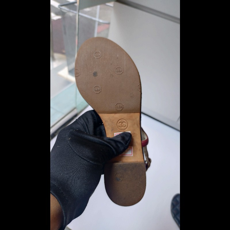 Chanel 藍底菱格紅皮邊星星平底涼鞋-18