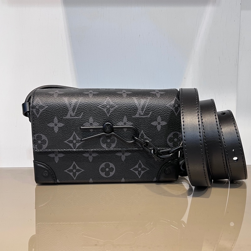 LV黑灰原花黑釦Steamer下蓋前迴紋針鏈袋斜背包-0