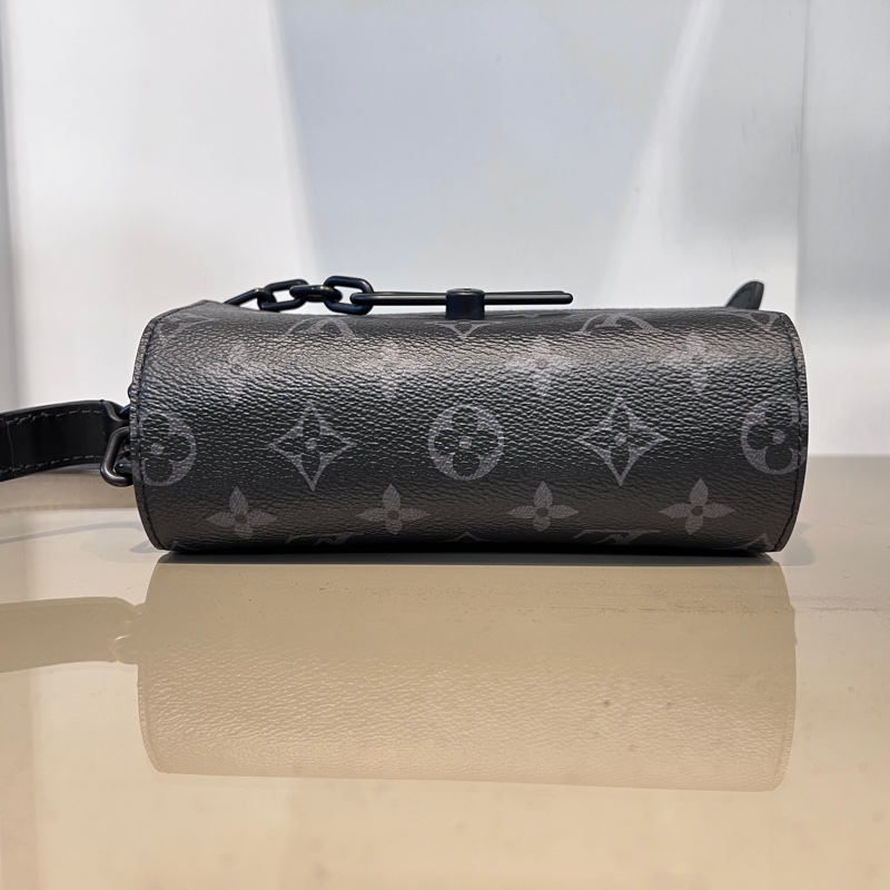 LV黑灰原花黑釦Steamer下蓋前迴紋針鏈袋斜背包-4