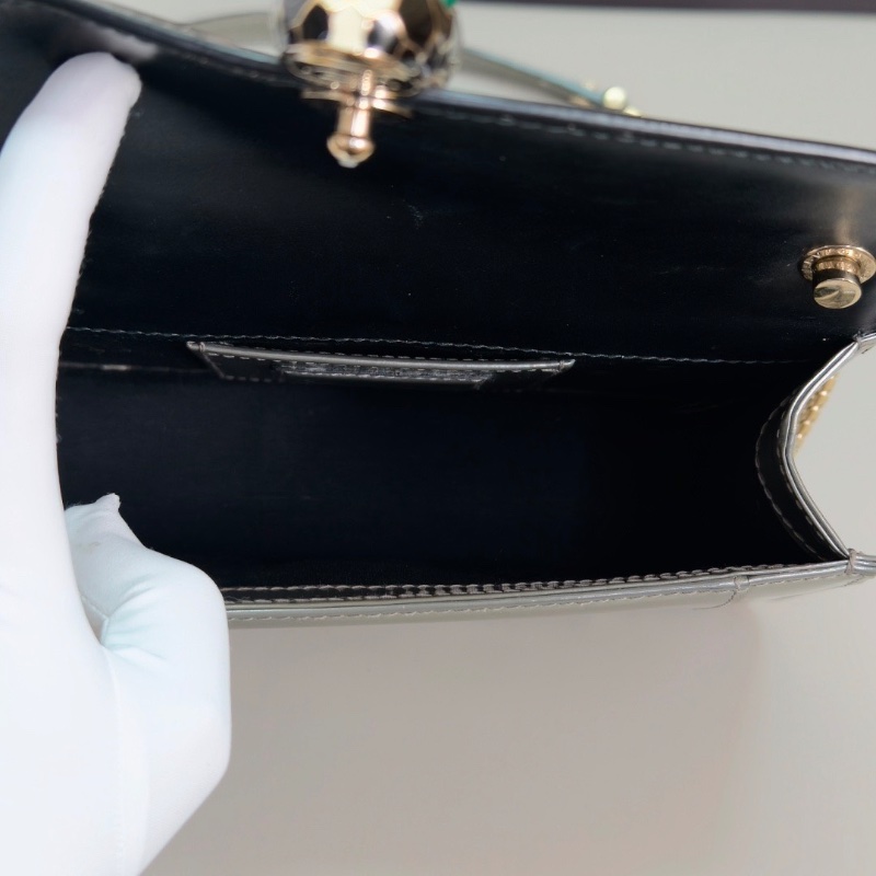 BVLGARI Serpenti Forever 蛇頭漆皮鏈條肩背斜背包22*13.5*5.5 98新配件雨衣 塵袋 鏡子 吊牌-2