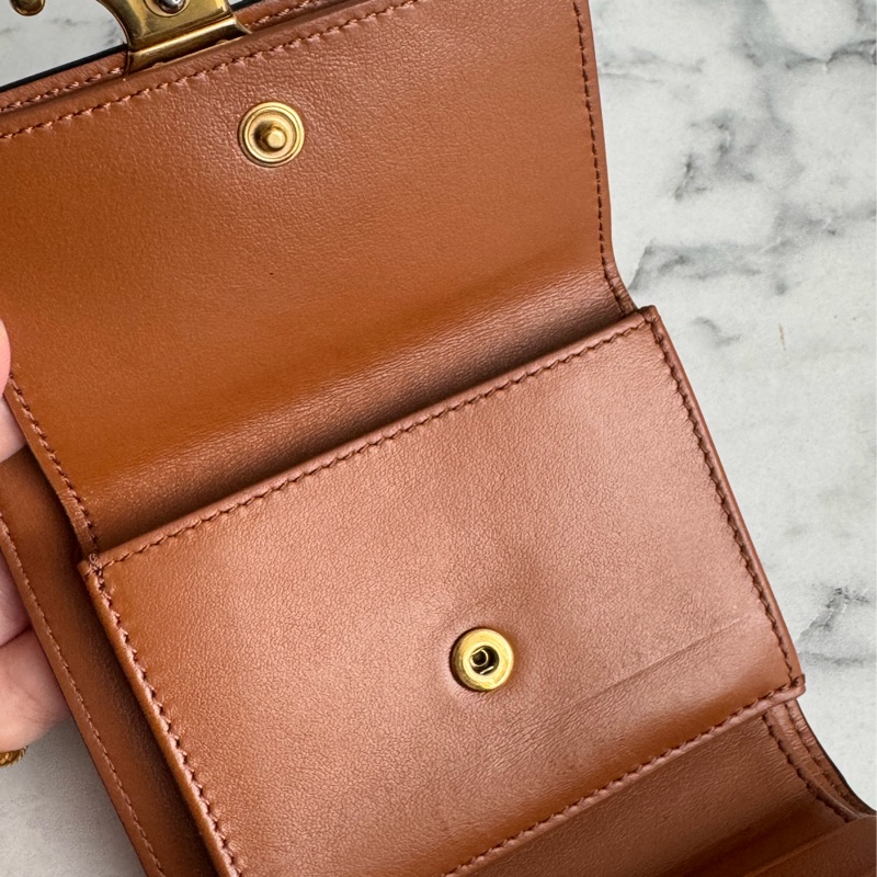 Celine 咖花紋凱旋門logo釦式短夾-17