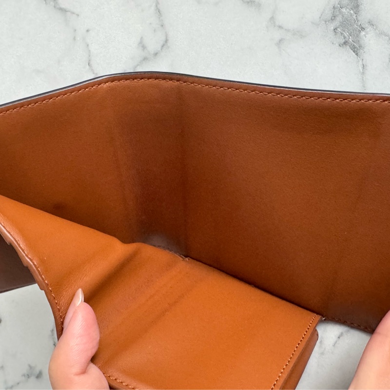 Celine 咖花紋凱旋門logo釦式短夾-26