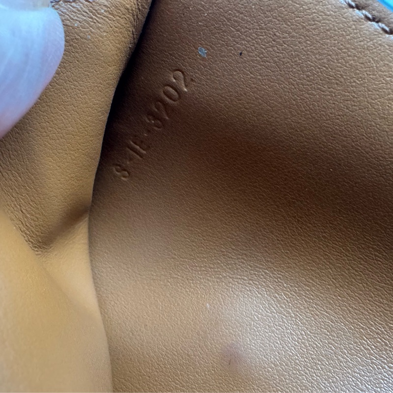 Celine 咖花紋凱旋門logo釦式短夾-29