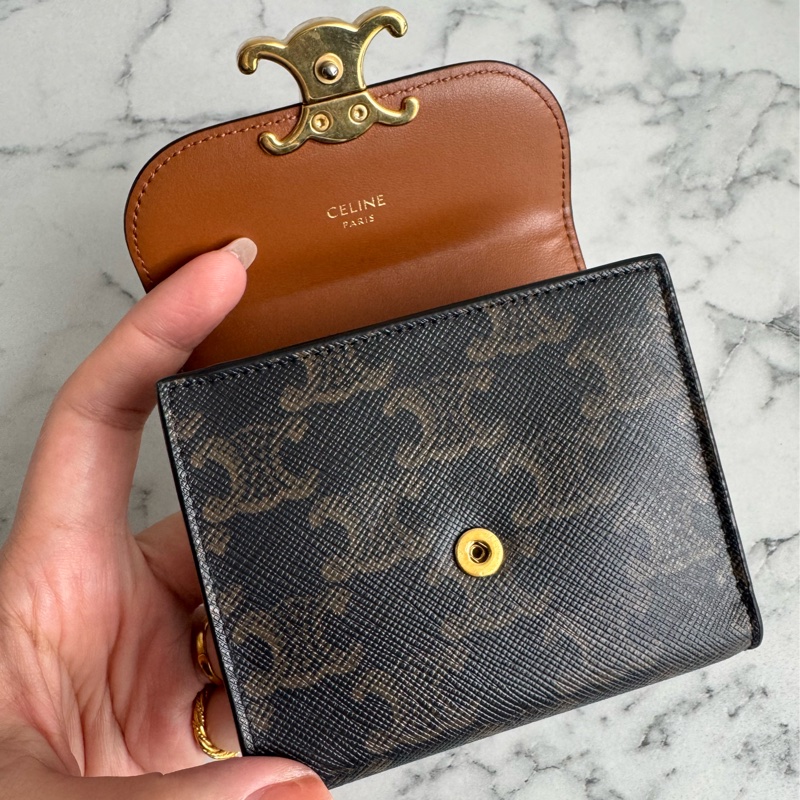 Celine 咖花紋凱旋門logo釦式短夾-30