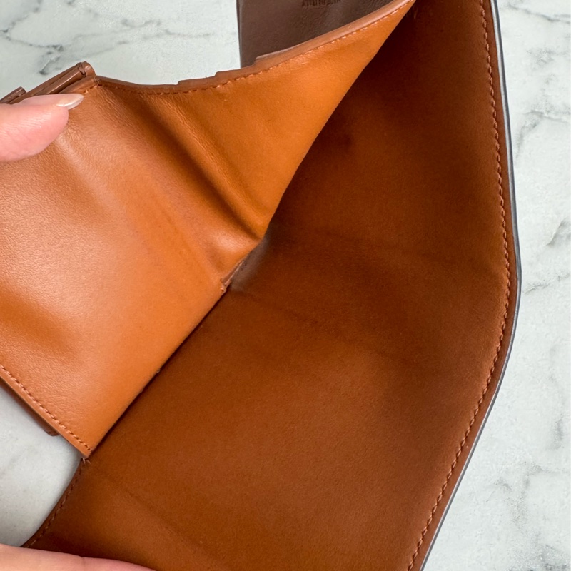 Celine 咖花紋凱旋門logo釦式短夾-33