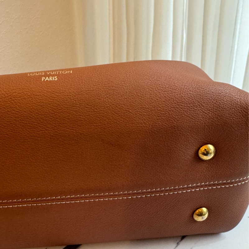 LV M25342棕皮革金鎖頭雙肩包 超時髦-9