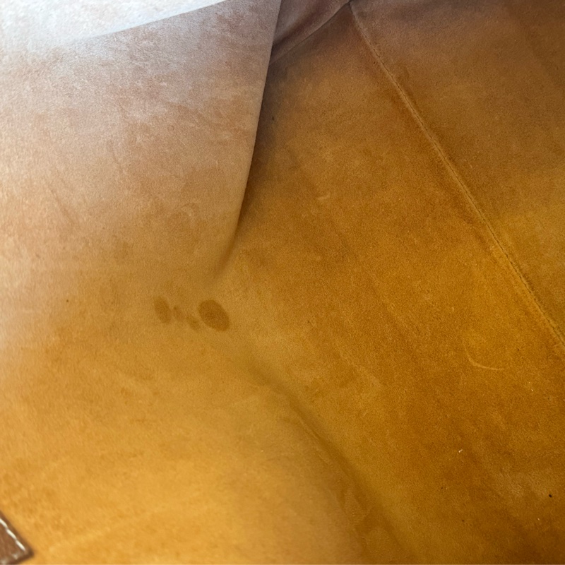 LV M25342棕皮革金鎖頭雙肩包 超時髦-27