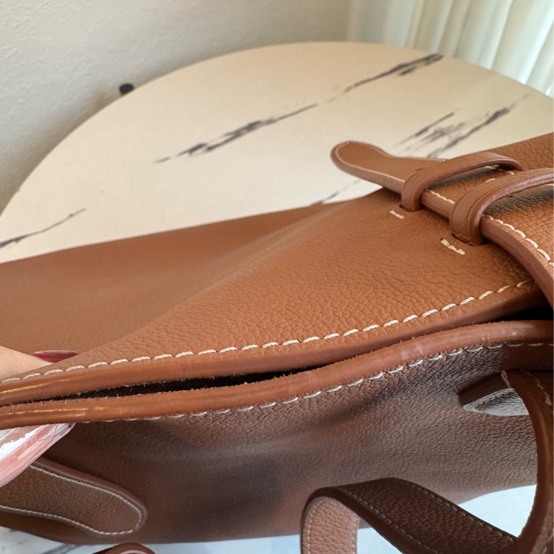 LV M25342棕皮革金鎖頭雙肩包 超時髦-44