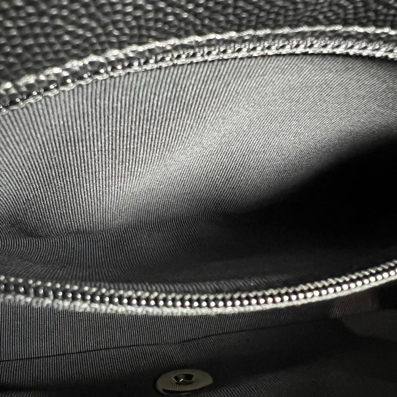 CHANEL 黑荔枝皮雙C鍊背帶側肩包 AS3777/晶片款-7