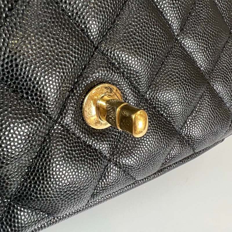 CHANEL 黑荔枝皮雙C鍊背帶側肩包 AS3777/晶片款-9