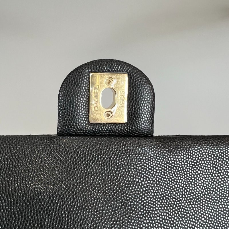 CHANEL 黑荔枝皮雙C鍊背帶側肩包 AS3777/晶片款-10